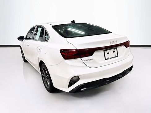 Used 2024 Kia Forte LXS w/ LXS Technology Package image 5