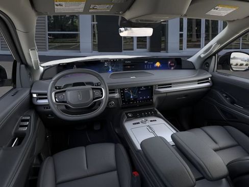 New 2026 Lincoln Navigator Premiere AWD/4WD image 9