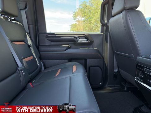 Used 2024 GMC Sierra 2500 AT4 w/ AT4 Preferred Package AWD/4WD image 28
