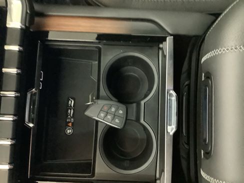 Used 2025 GMC Yukon Denali image 21