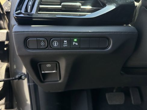 Used 2024 Acura MDX SH-AWD w/ Technology Package image 16