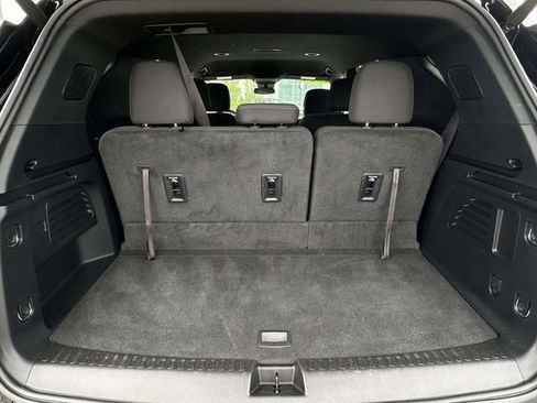 Used 2024 Chevrolet Traverse LT FWD image 22