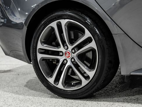 Used 2019 Jaguar XE R-Sport AWD/4WD image 66