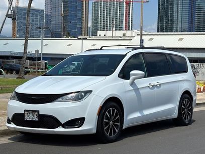 Used 2018 Chrysler Pacifica Touring-L w/ Premium Audio Group