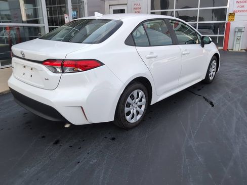 Used 2024 Toyota Corolla LE FWD image 5