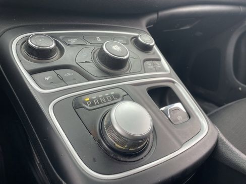 Used 2015 Chrysler 200 Limited w/ Spring Special Group image 5