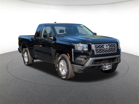 Used 2024 Nissan Frontier SV w/ Technology Package image 3