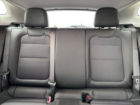 Used 2025 Chevrolet Trax LT FWD image 37