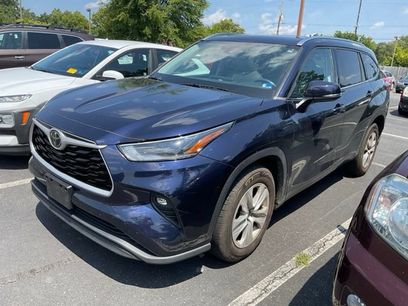 Used 2021 Toyota Highlander XLE