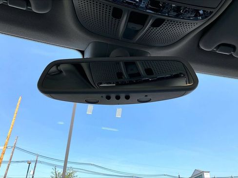 Used 2018 Mercedes-Benz C 300 4MATIC Sedan image 32