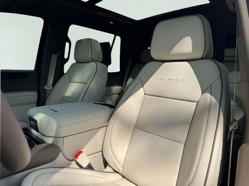 New 2026 GMC Yukon XL Denali AWD/4WD image 9