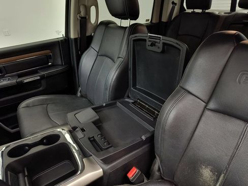 Used 2018 RAM 1500 Laramie w/ Convenience Group AWD/4WD image 29