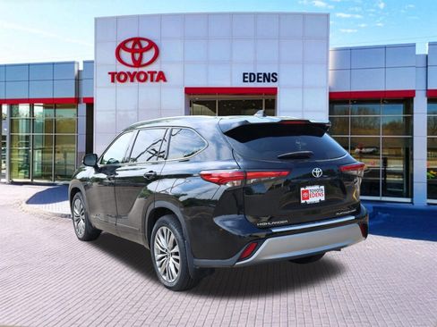 Used 2021 Toyota Highlander Platinum AWD/4WD image 5