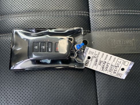 Used 2020 Lexus RX 450h AWD w/ Luxury Package image 37