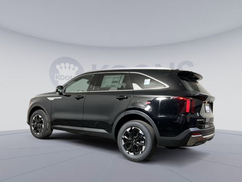 New 2026 Kia Sorento S image 4