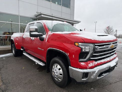 Used 2024 Chevrolet Silverado 3500 LTZ w/ LTZ Plus Package image 3