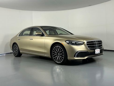 Used 2022 Mercedes-Benz S 500 4MATIC image 1