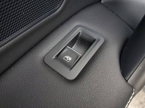 Used 2024 Volkswagen Tiguan SE R-Line image 17