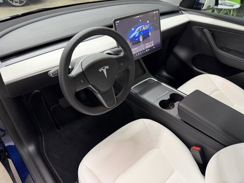 Used 2023 Tesla Model Y Long Range AWD/4WD image 10
