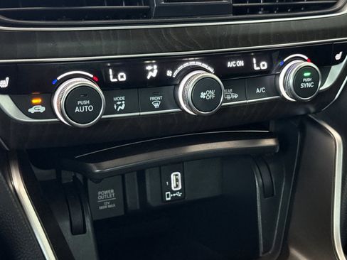 Used 2020 Honda Accord EX image 19