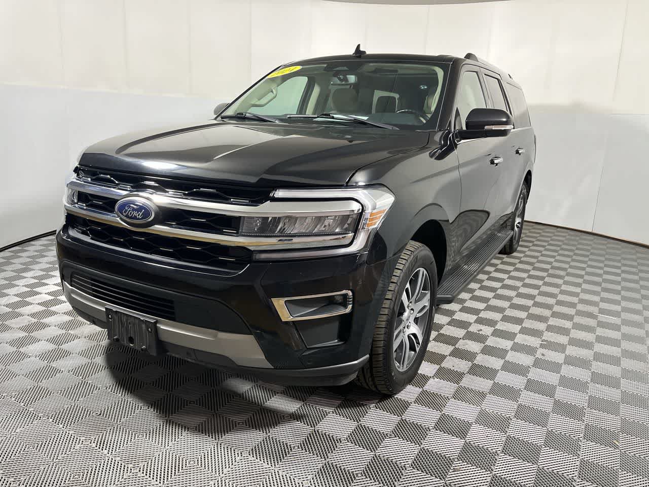 Used 2024 Ford Expedition Max Limited AWD/4WD image 4