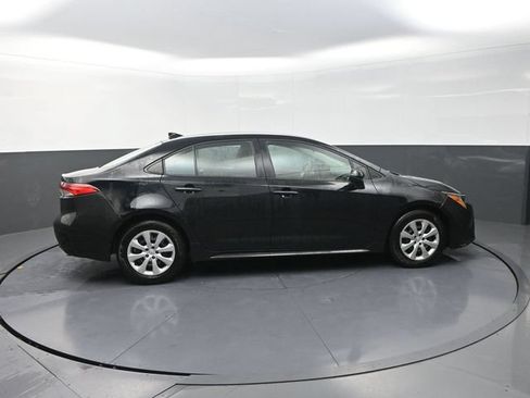 Used 2024 Toyota Corolla LE FWD image 9