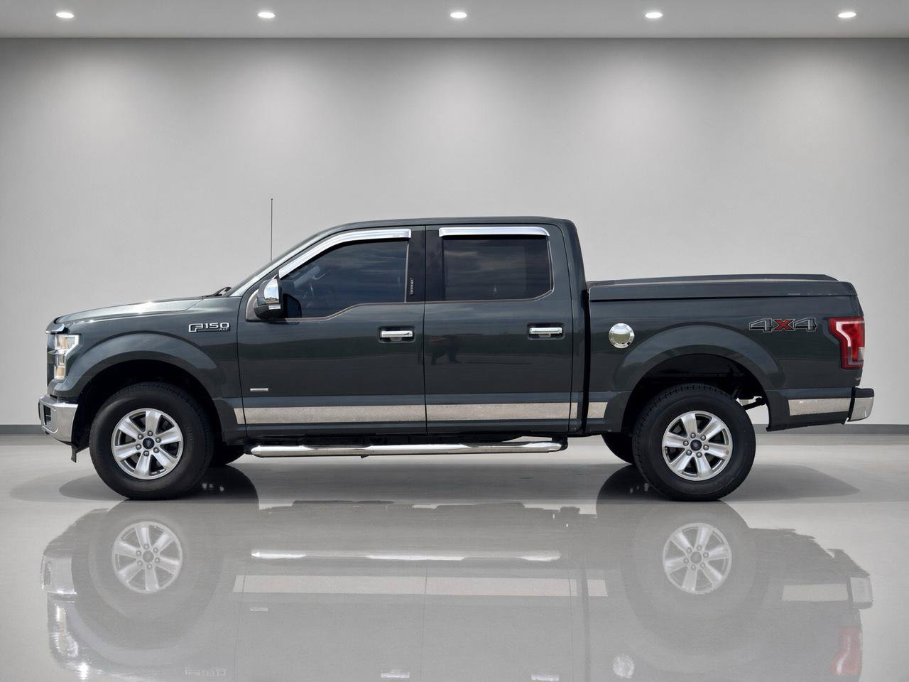 Used 2015 Ford F150 XLT w/ Equipment Group 301A Mid AWD/4WD image 2