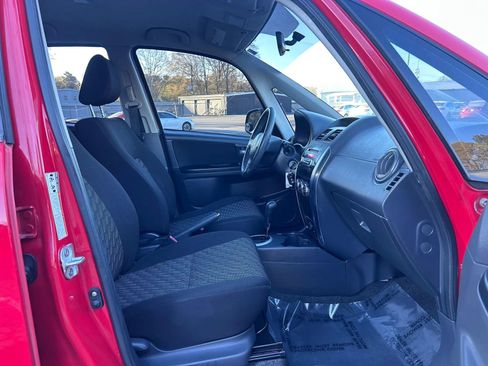 Used 2008 Suzuki SX4 Hatchback 4D image 11