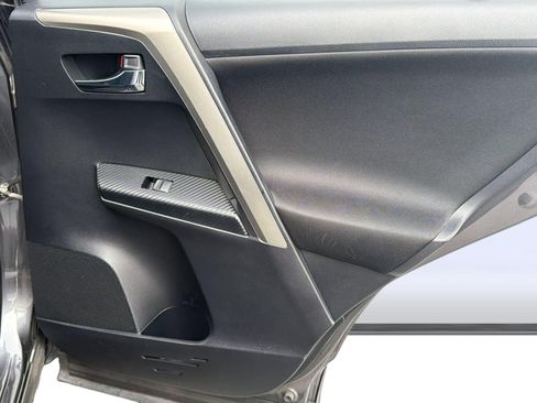 Used 2014 Toyota RAV4 XLE FWD image 31