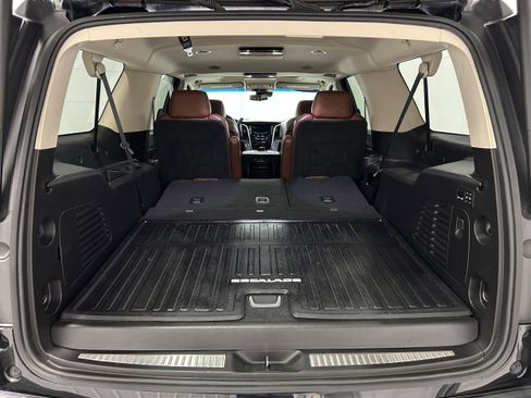 Used 2019 Cadillac Escalade ESV Luxury AWD/4WD image 40