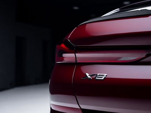 Used 2025 BMW X6 xDrive40i w/ Executive Package image 27