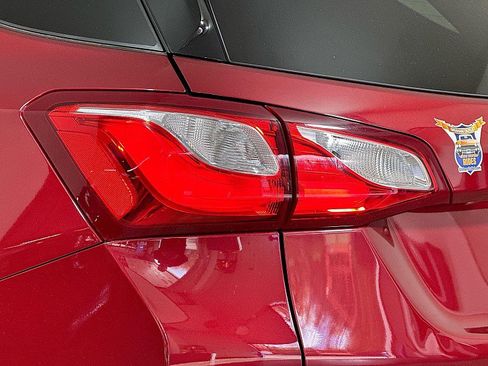 Used 2018 Chevrolet Equinox Premier image 31
