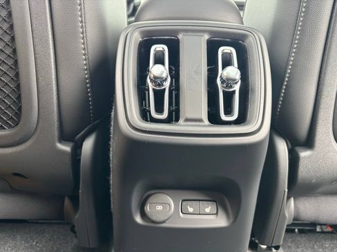 Certified 2026 Volvo XC40 B5 Plus w/ Protection Package Premier AWD/4WD image 21