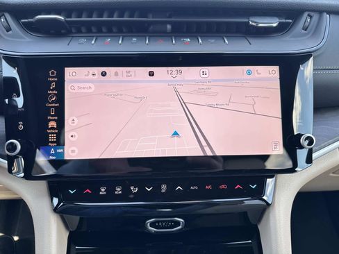 New 2026 Jeep Grand Cherokee L Limited w/ Luxury Tech Group II RWD image 17