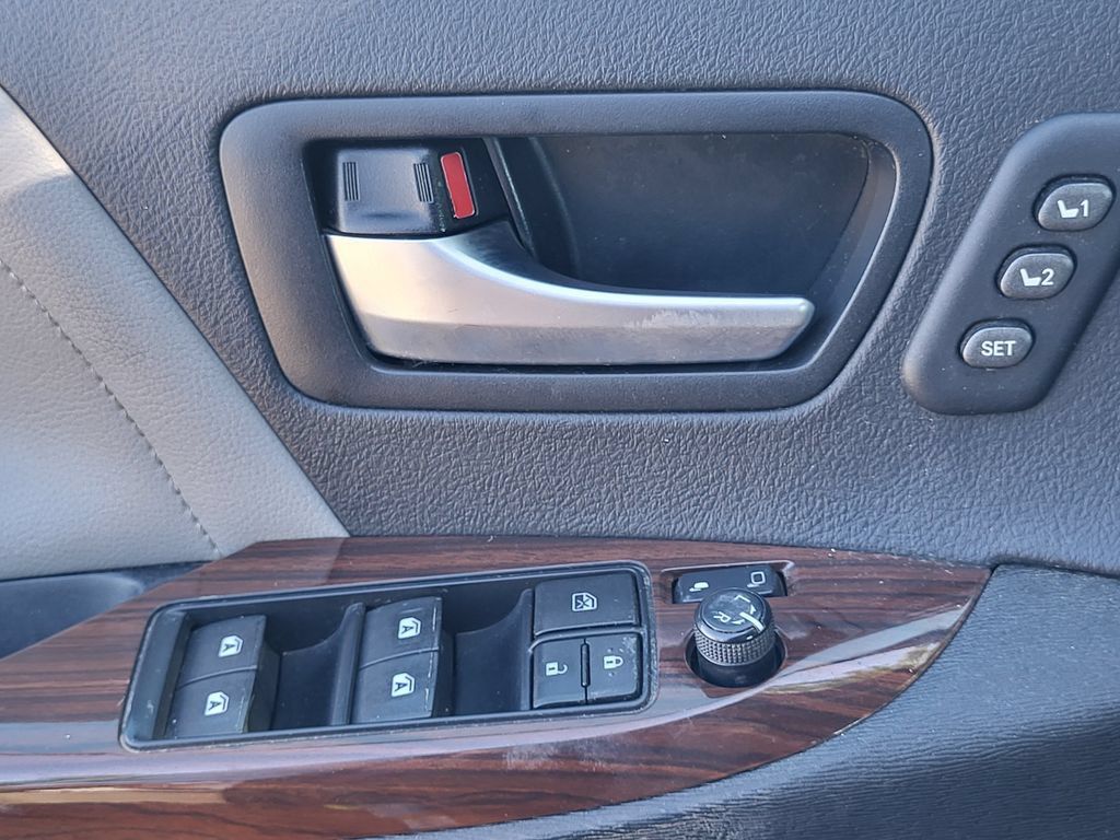 Used 2017 Toyota Sienna Limited Premium FWD image 13