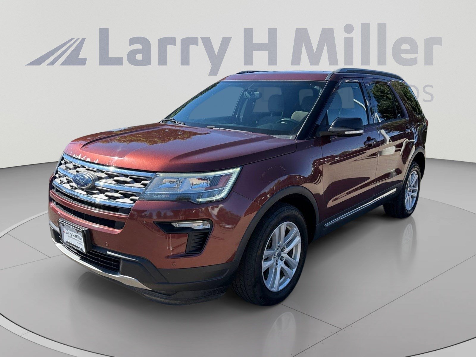 Used 2018 Ford Explorer XLT w/ Equipment Group 201A AWD/4WD image 1
