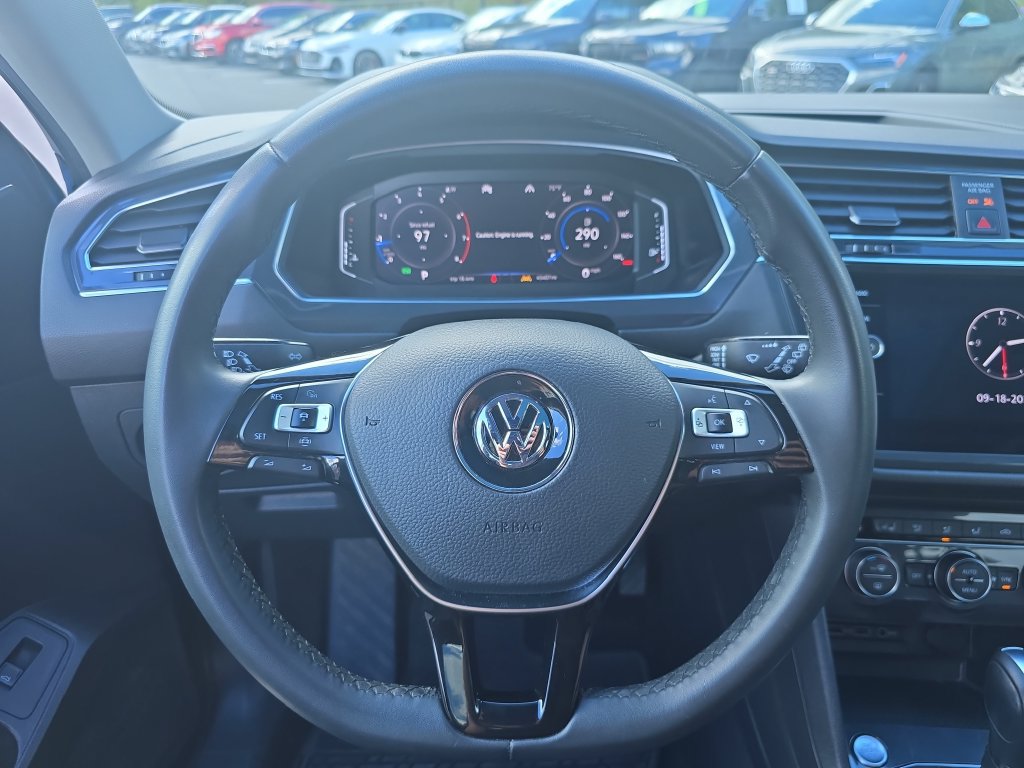 Used 2020 Volkswagen Tiguan SEL w/ Tiguan Two-Row MDO Package AWD/4WD image 17
