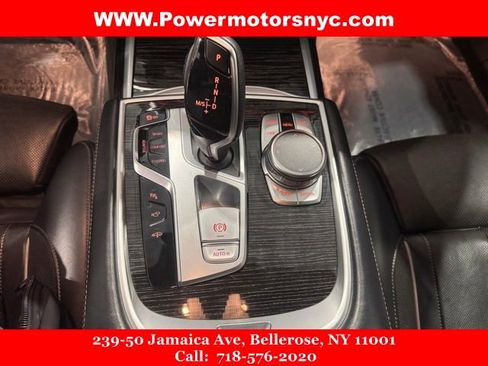 Used 2020 BMW 740i w/ M Sport Package image 32