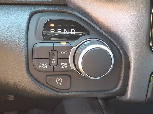 New 2026 RAM 1500 Express AWD/4WD image 32