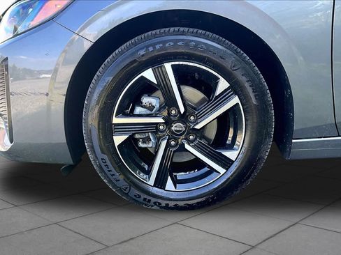 Used 2024 Nissan Sentra SV FWD image 11