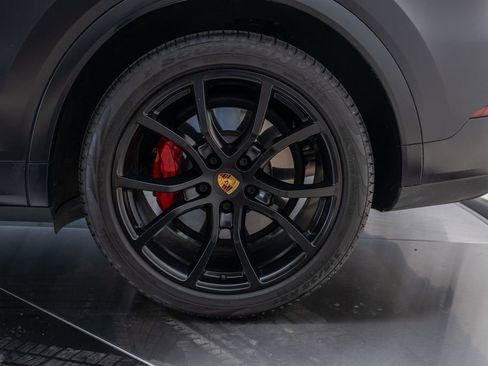 Used 2022 Porsche Cayenne Turbo image 48