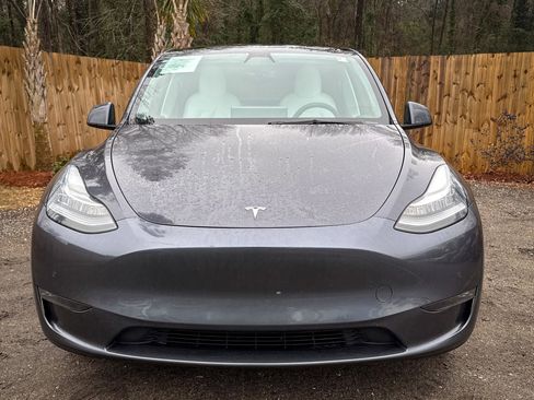 Used 2021 Tesla Model Y Long Range image 17