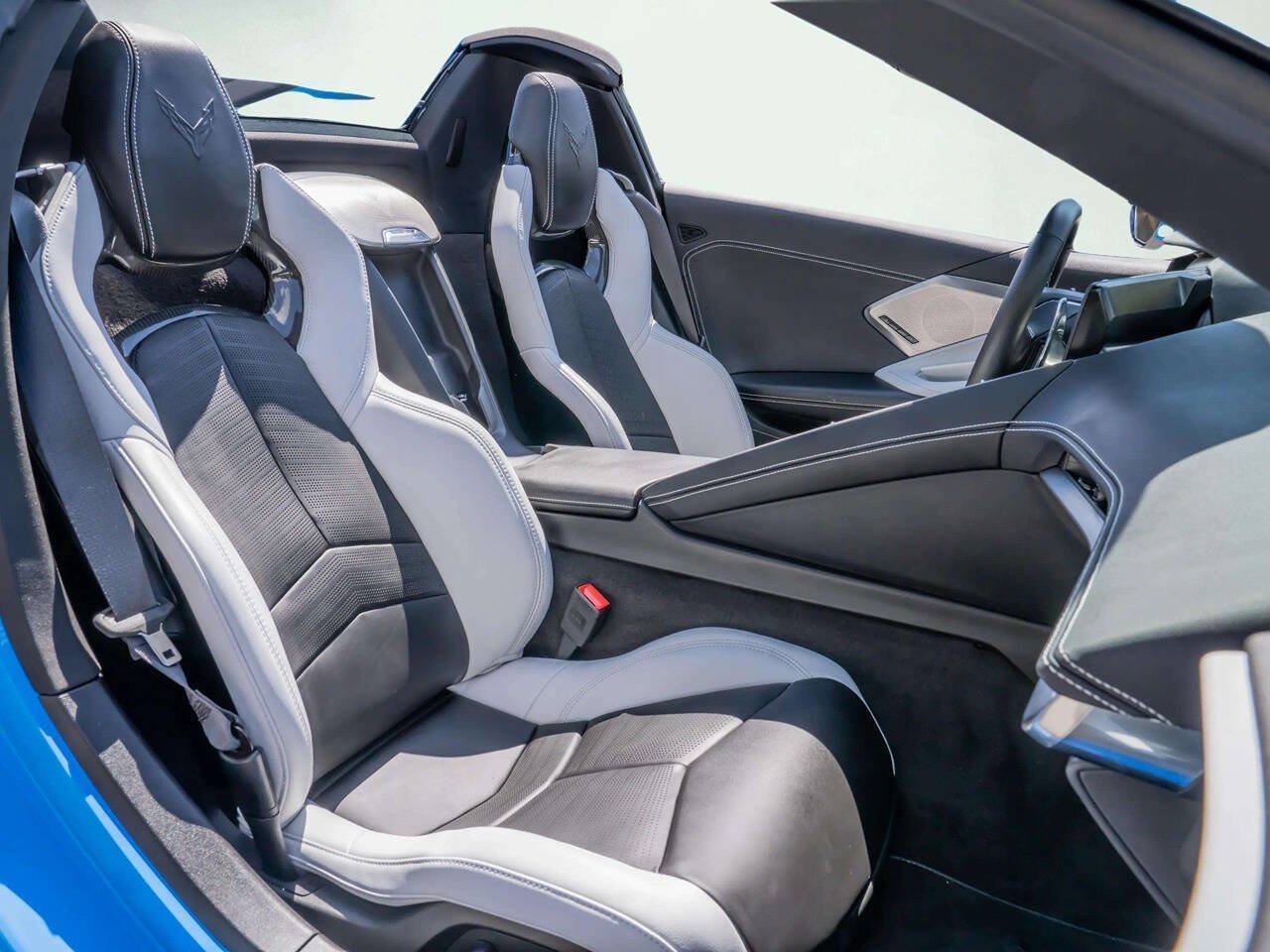 Used 2024 Chevrolet Corvette Stingray Preferred Conv w/ Z51 Performance Package RWD image 27