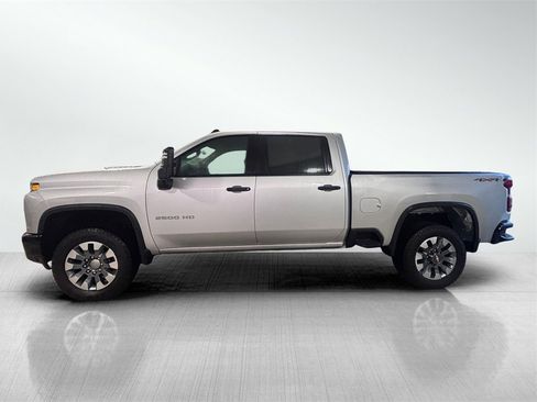 Used 2023 Chevrolet Silverado 2500 Custom w/ Custom Value Package image 8
