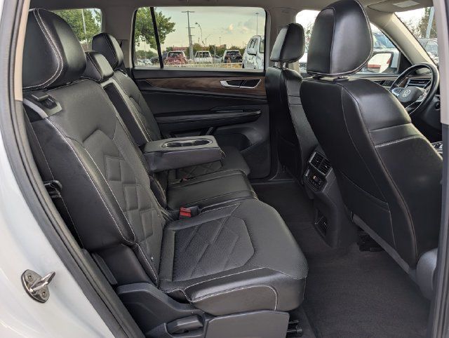 Used 2024 Volkswagen Atlas SE FWD image 30