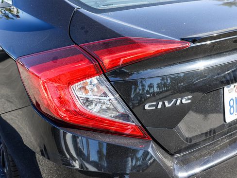 Used 2019 Honda Civic Sport image 8