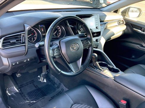Used 2022 Toyota Camry SE image 14