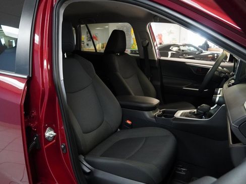 Used 2020 Toyota RAV4 LE image 26