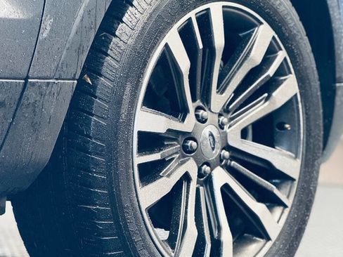 Used 2016 Ford Explorer Platinum image 23