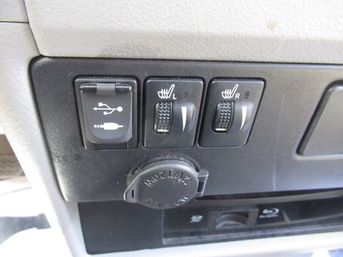 Used 2017 Toyota Sienna XLE Premium w/ Outdoor Package AWD/4WD image 21